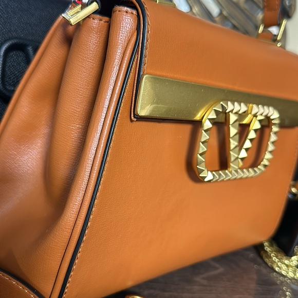 Valentino Garavani Rockstud Alcove Top Handle Bag - Picture 6 of 17